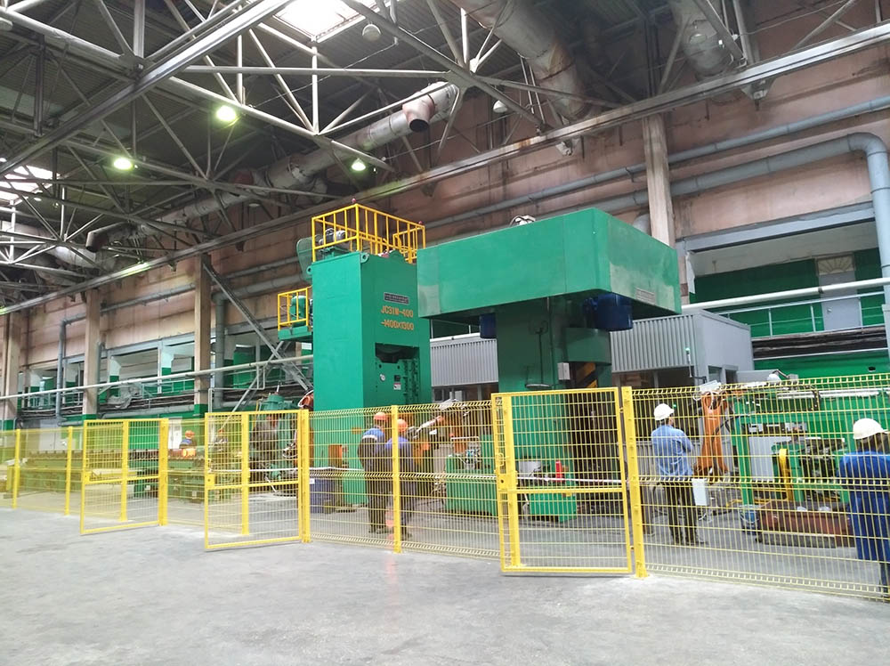 Our electric screw press automatic forging line exported to Russia has been well received by customers